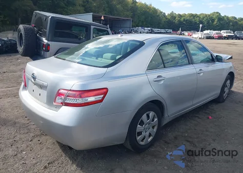 2010 Toyota Camry Le z USA, uszkodzony, nr VIN 4T1BF3EK8AU095268